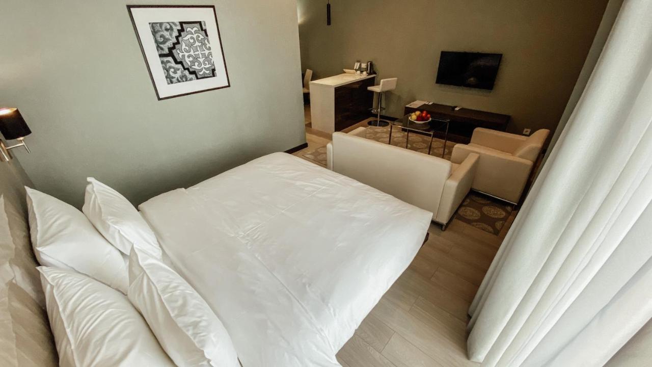 Resident City Hotel Αλμάτι Εξωτερικό φωτογραφία