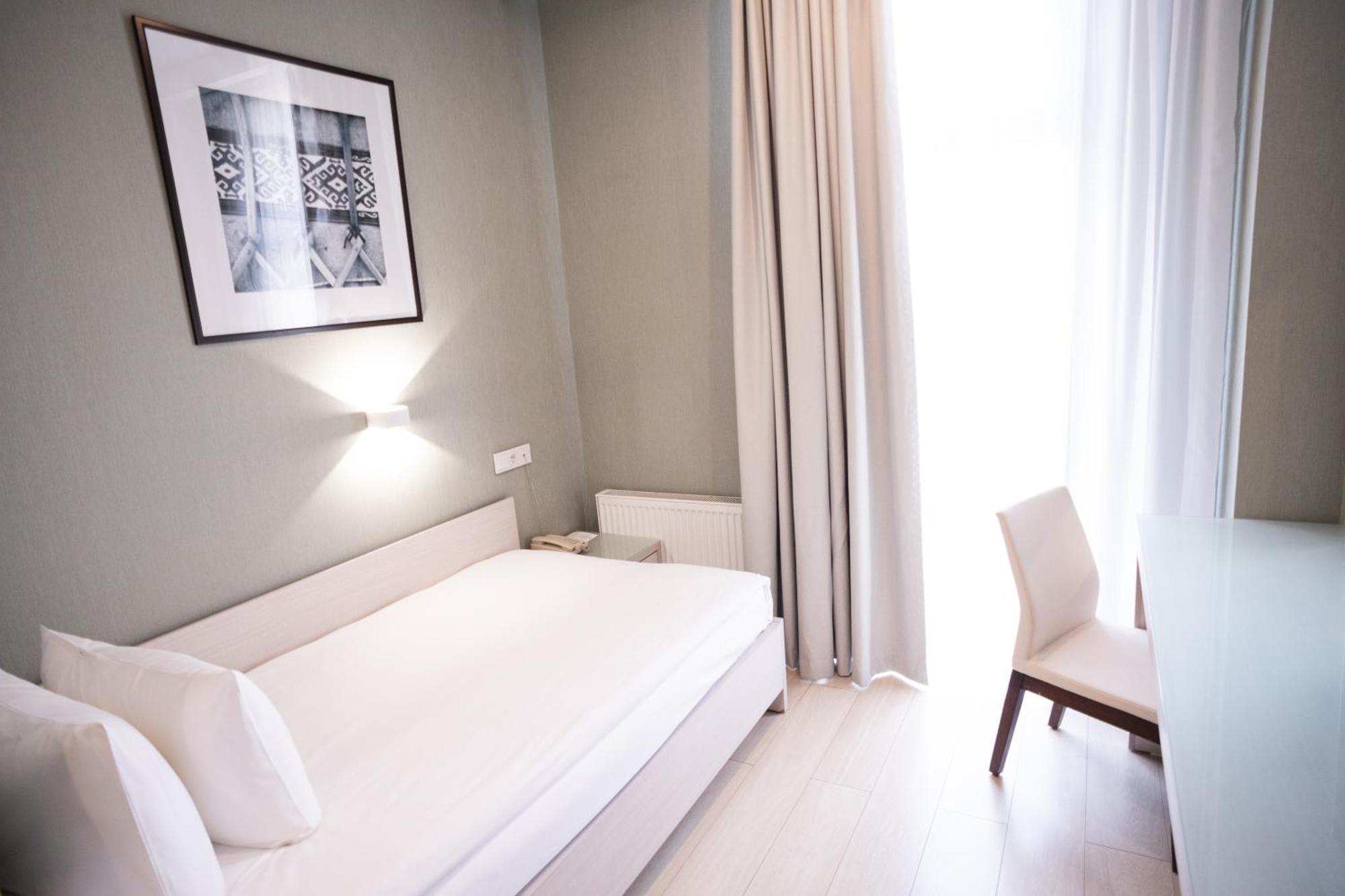 Resident City Hotel Αλμάτι Εξωτερικό φωτογραφία